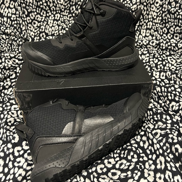 UA Micro G valsetz tactical boot - Picture 4 of 10